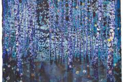 Andrea Damp, „What is coming is better than what is going“, 2026 – dichter, vertikal strukturierter Bildraum in dunklen Blau- und Violetttönen.