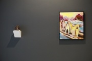 "Art Is A Remedy" Ausstellungsansicht Gemälde von Anna Borowy und Skulptur von Beate Höing