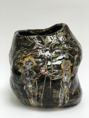 "black" black 20 x 19 x 17 cm, glasierte Keramik, 2022