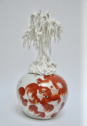 "Wabi Sabi" 46 x 25 x 25 cm, glasierte Keramik, Fundstück aus Porzellan, 2021