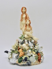 Nymphenhügel  42 x 32 x 31 cm Ton Fundstücke aus Porzellan 2018