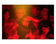 Nick Zinner -März 04 Tucson- aus der Serie "Crowds 2003-2004 100 x 150 cm, Cromogroner Print nach analogem Positiv af Aluminium, hinter hinter Acrylglas (Diasec), Auflage 2 signiert und nummerriert