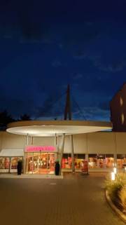 „Hotel“ Fine Art Print auf Aludibond Versiegelung unter Plexiglas 106 x 60 cm  Edition von 3