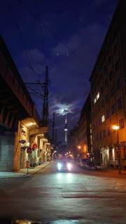 „Fernsehturm Vollmond“ Fine Art Print auf Aludibond Versiegelung unter Plexiglas 106 x 60 cm  Edition von 3