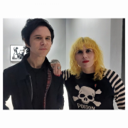 Jose Girl und Nick Zinner janinebeangallery Foto von Norbert Kron