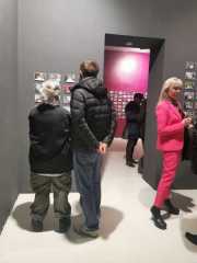 Jose Girl und Nick Zinner janinebeangallery Foto von Karl Hans Haschke